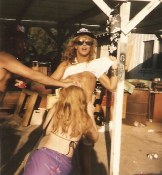 Illustration for article titled Bret Michaels Has Always Been A Giant Douche (Warning: Pube Pics Included)
